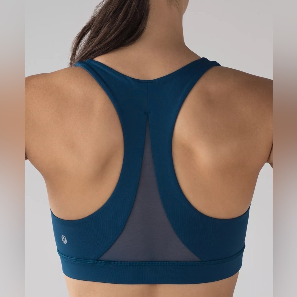Lululemon Athletica invigorate bra Hong Kong sar green size 4 - Picture 3 of 8